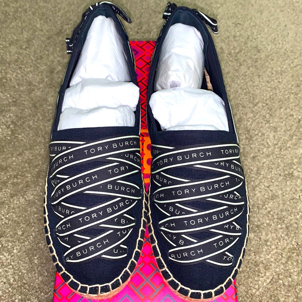 TORY BURCH ESPADRILLES NEW WITH BOX SIZE 9 NAVY COLOR